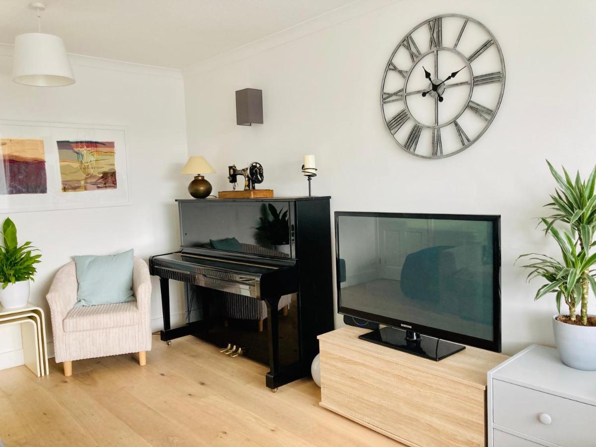 Welcoming Bungalow With Parking And Garden St Agnes  Exteriör bild