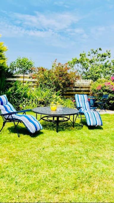 Welcoming Bungalow With Parking And Garden St Agnes  Exteriör bild